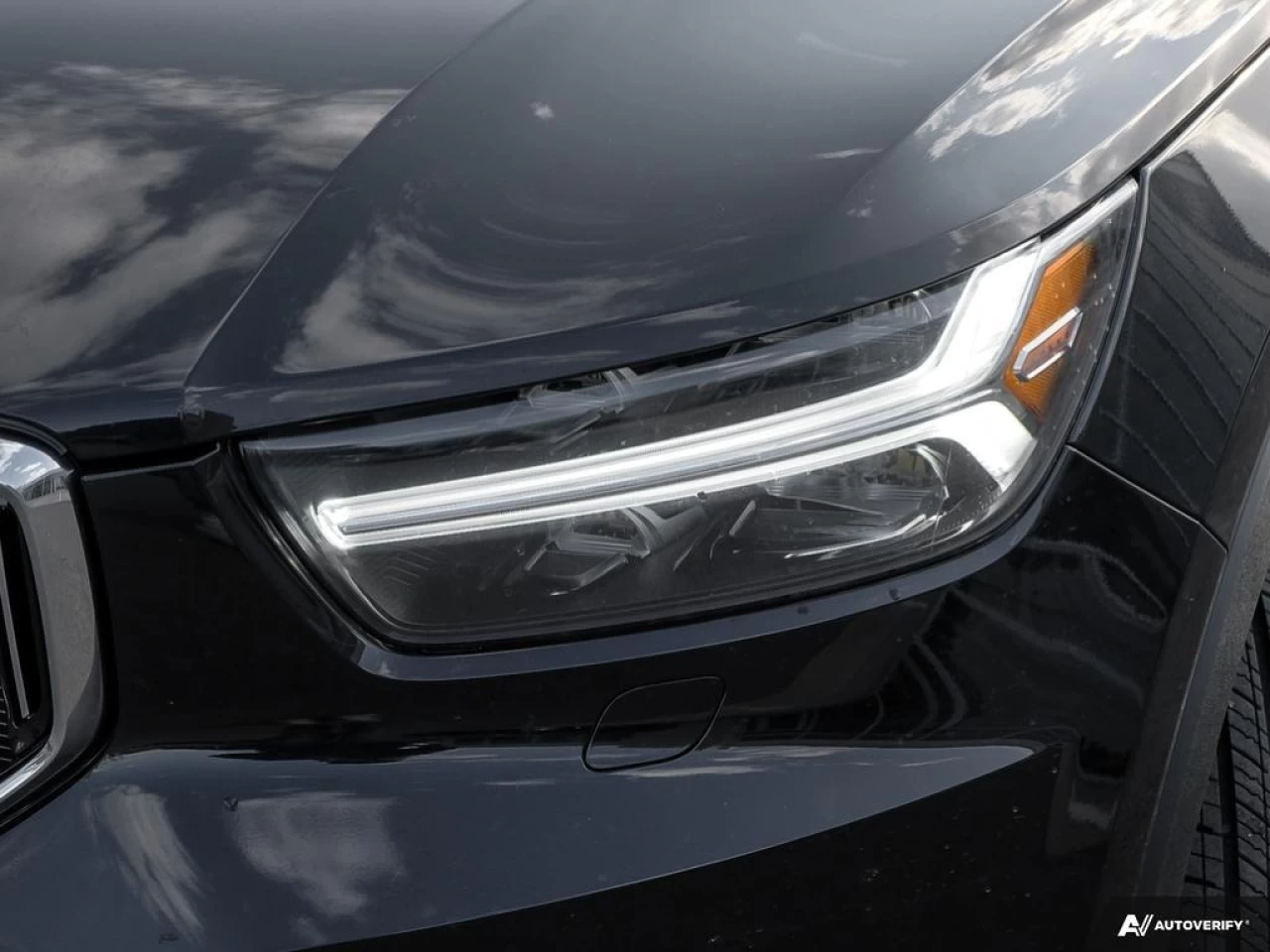 2022 Volvo XC40 T5 Inscription Main Image