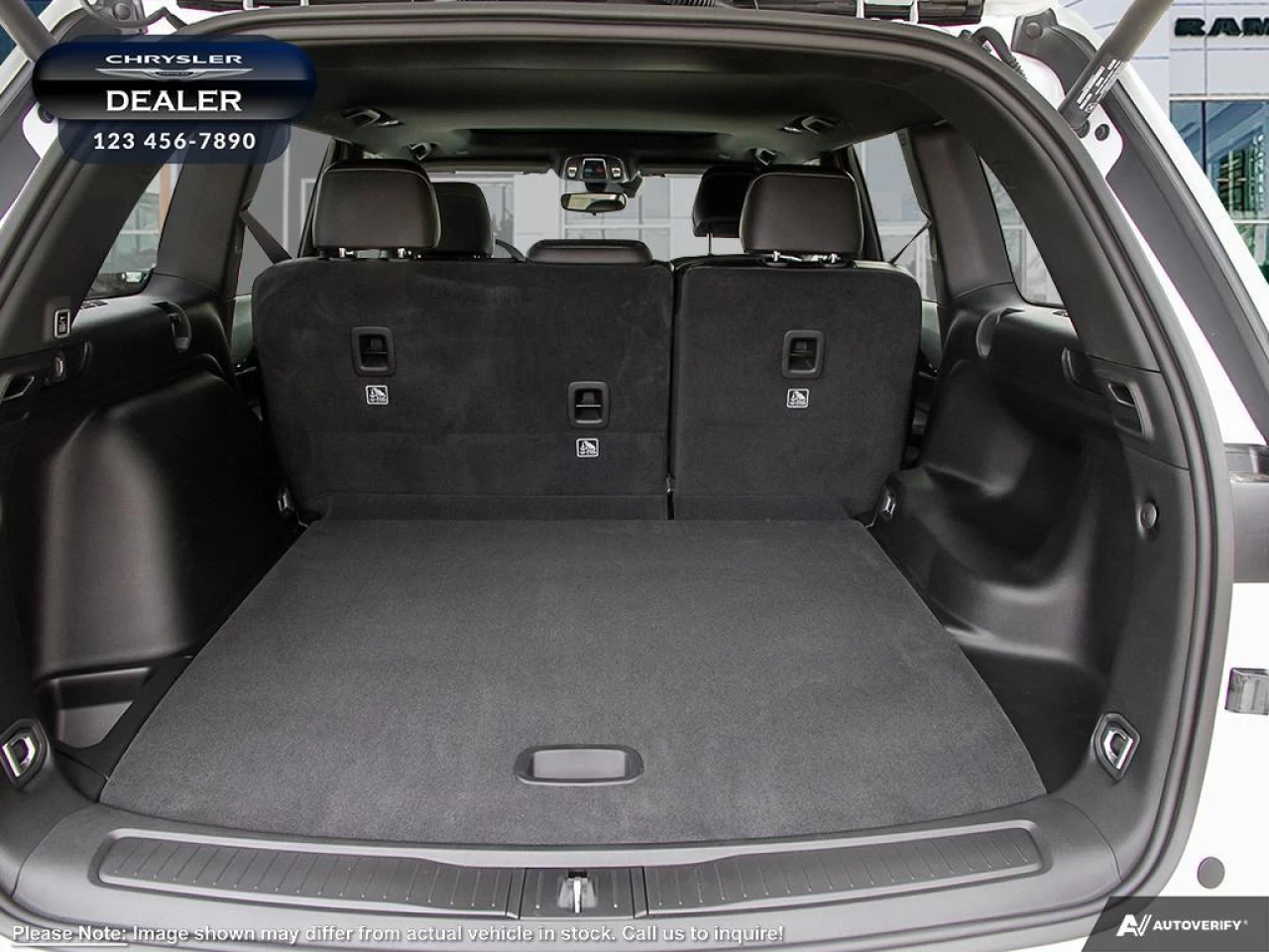 2023 Jeep Grand Cherokee Altitude Main Image