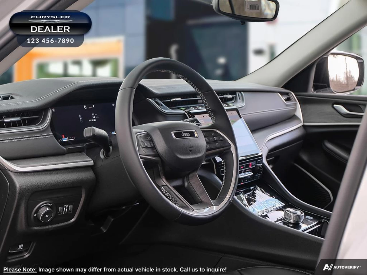 2022 Jeep Grand Cherokee Limited Main Image