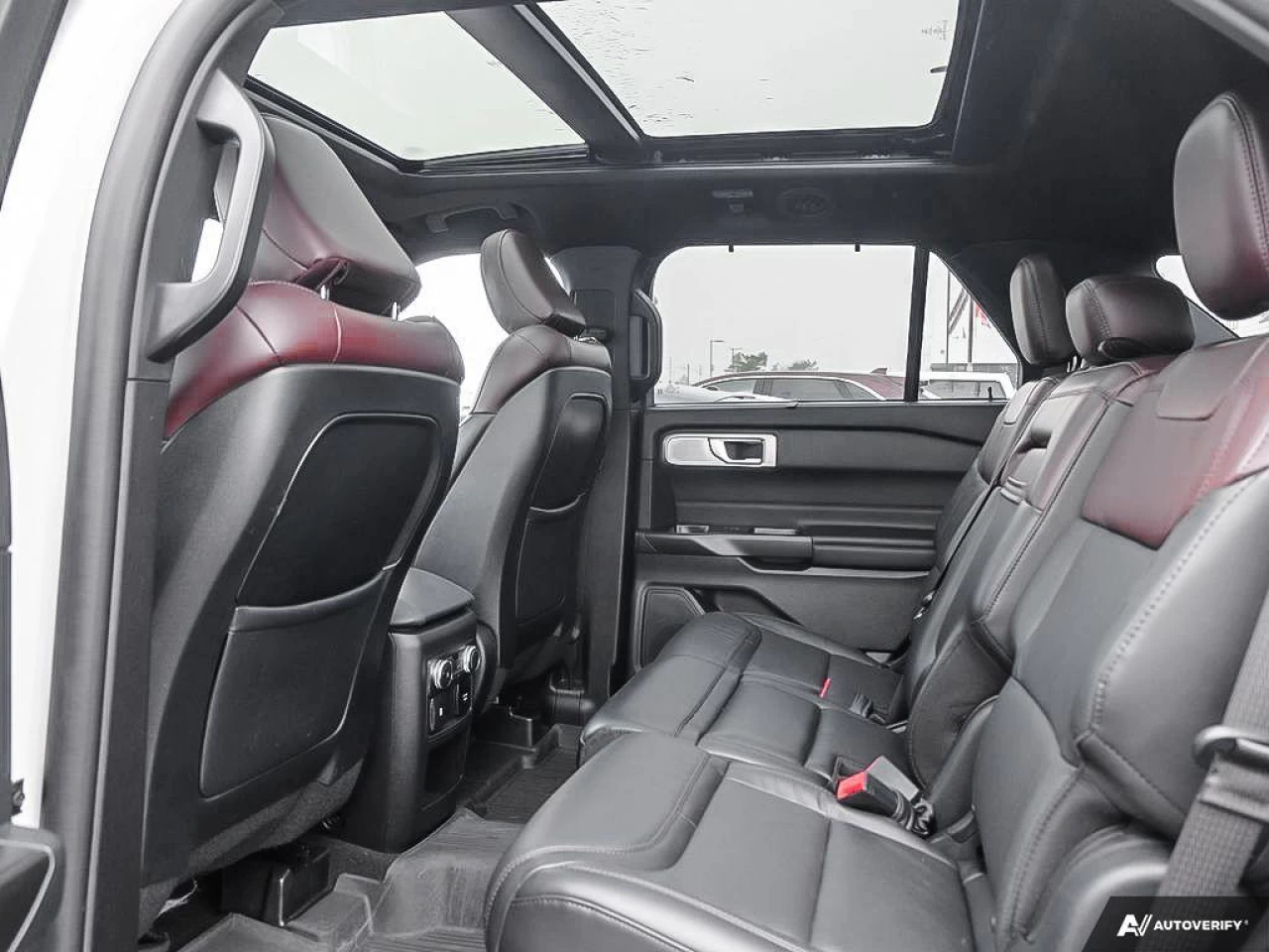 2020 Ford Explorer Platinum Main Image