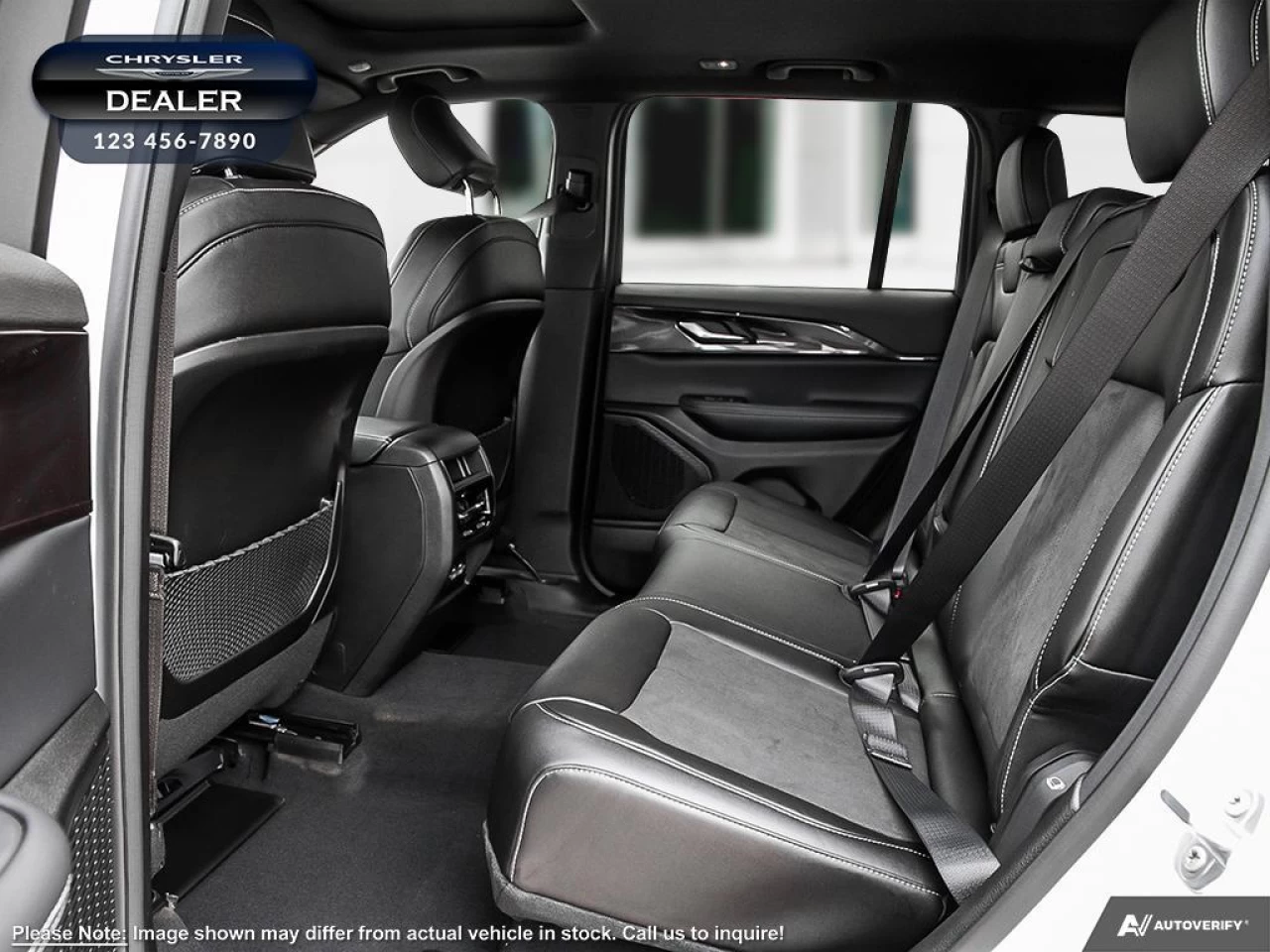 2023 Jeep Grand Cherokee Altitude Main Image