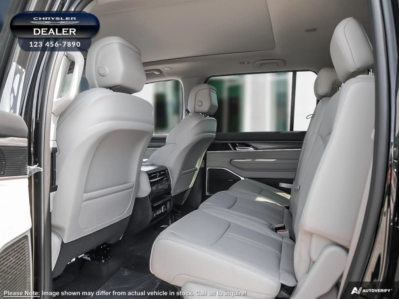 2023 Jeep Wagoneer L Series II Main Image