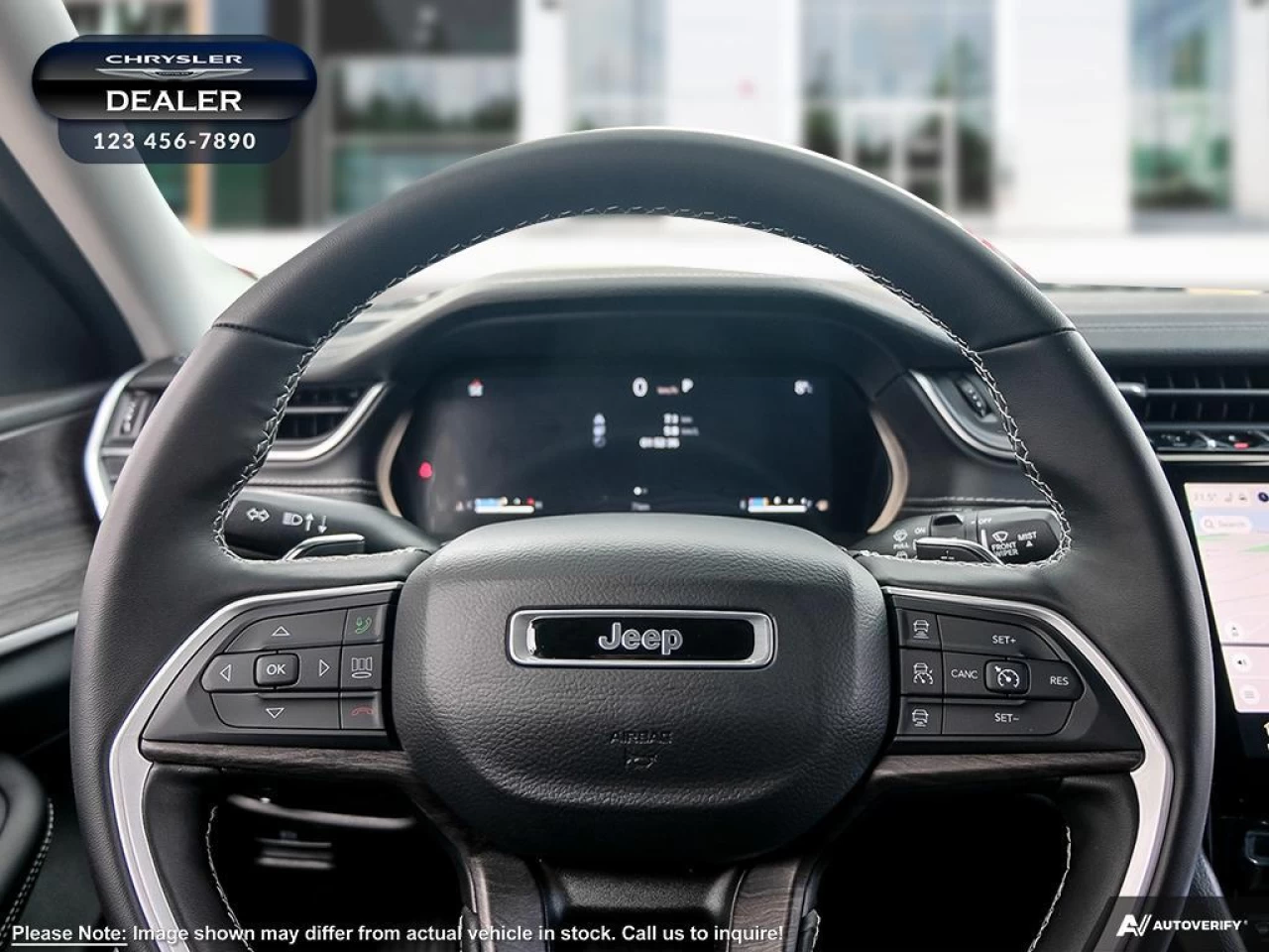 2022 Jeep Grand Cherokee Limited Main Image