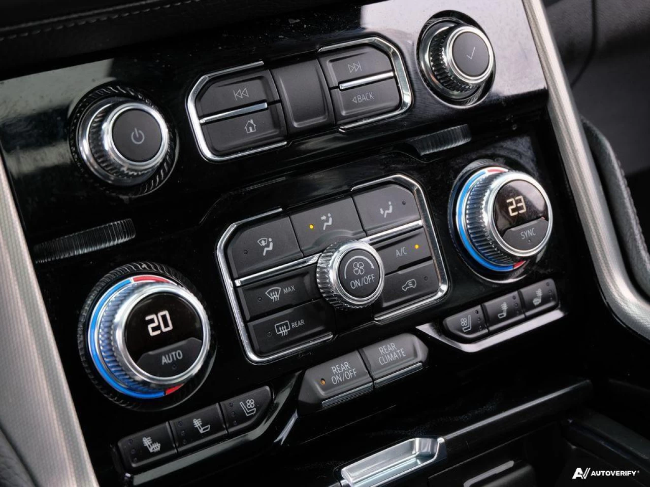 2021 GMC Yukon Denali Main Image