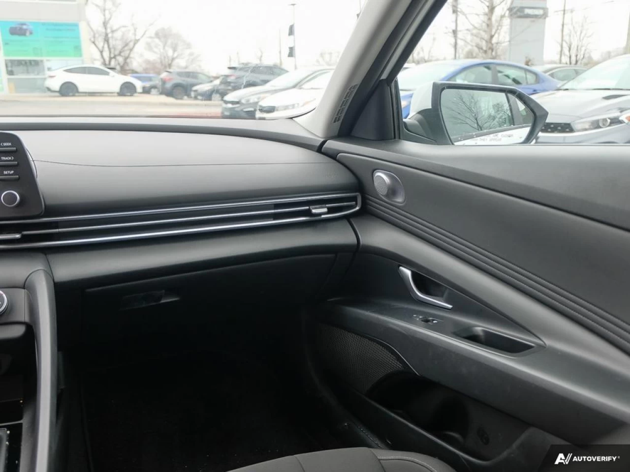 2022 Hyundai Elantra Preferred Main Image