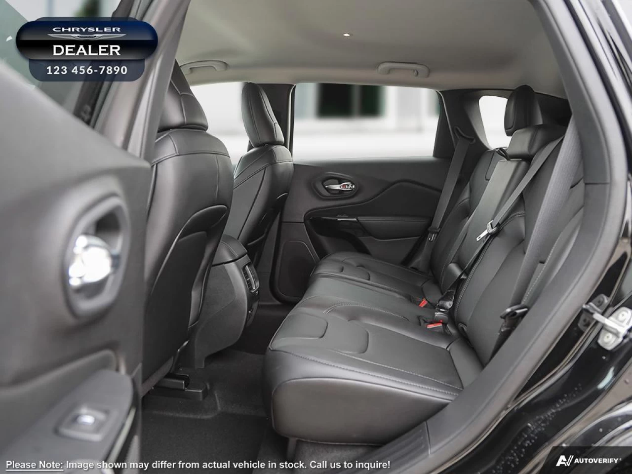 2022 Jeep Cherokee Altitude Main Image