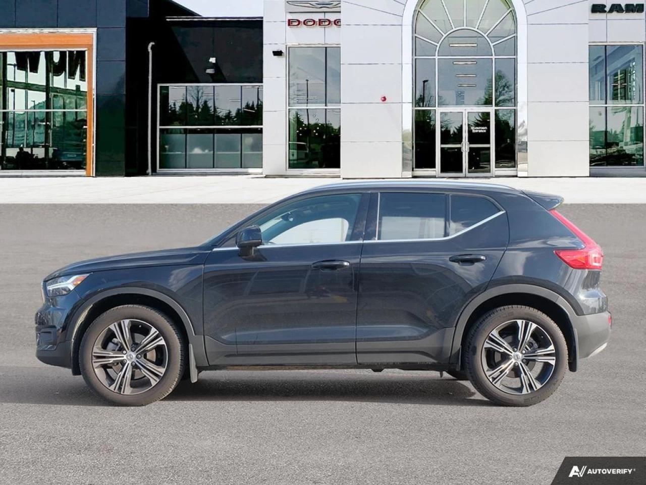 2022 Volvo XC40 T5 Inscription Main Image