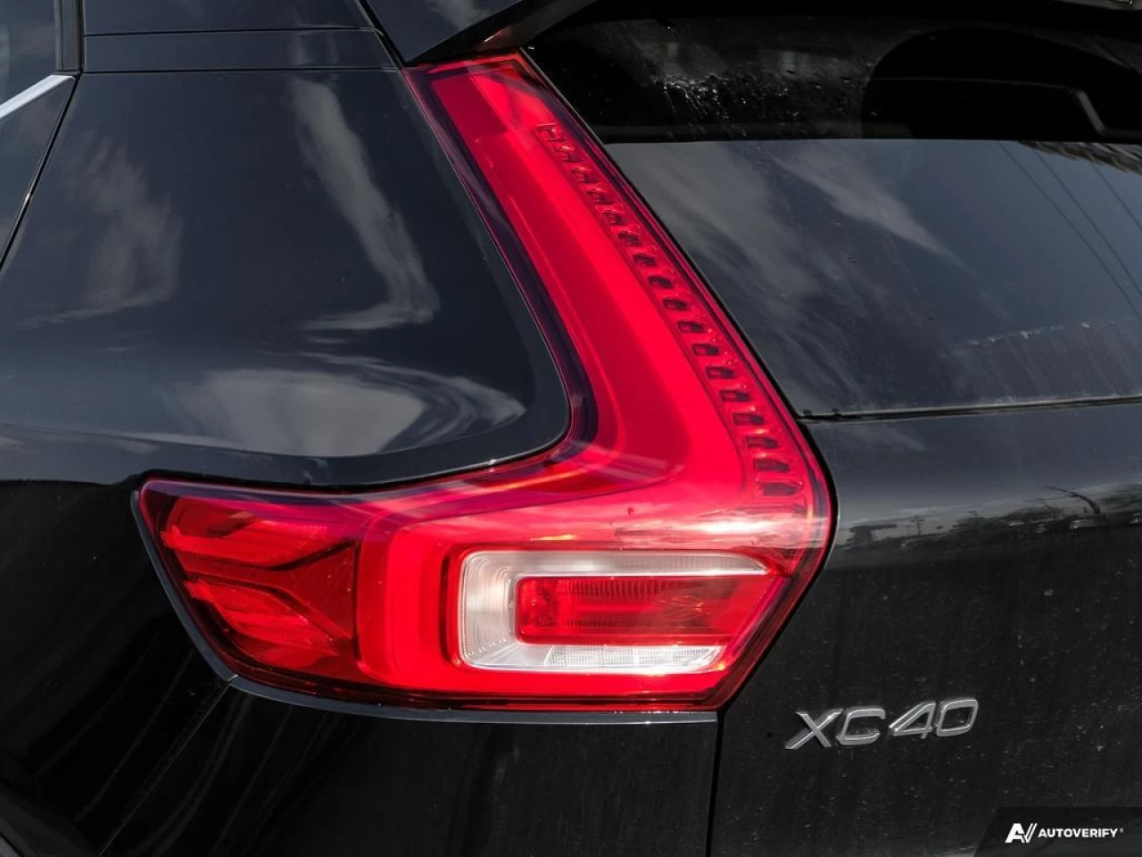 2022 Volvo XC40 T5 Inscription Main Image