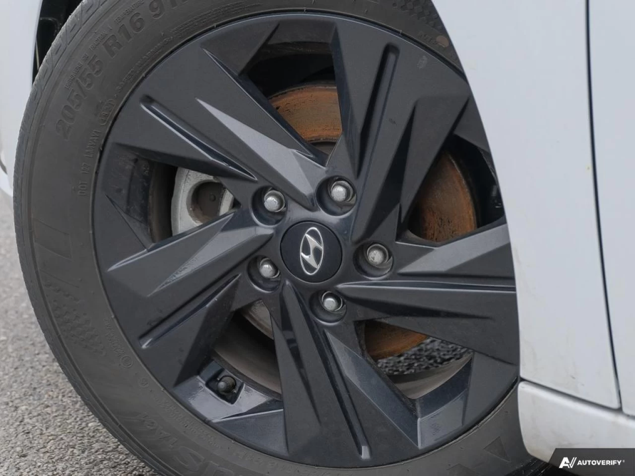 2022 Hyundai Elantra Preferred Main Image