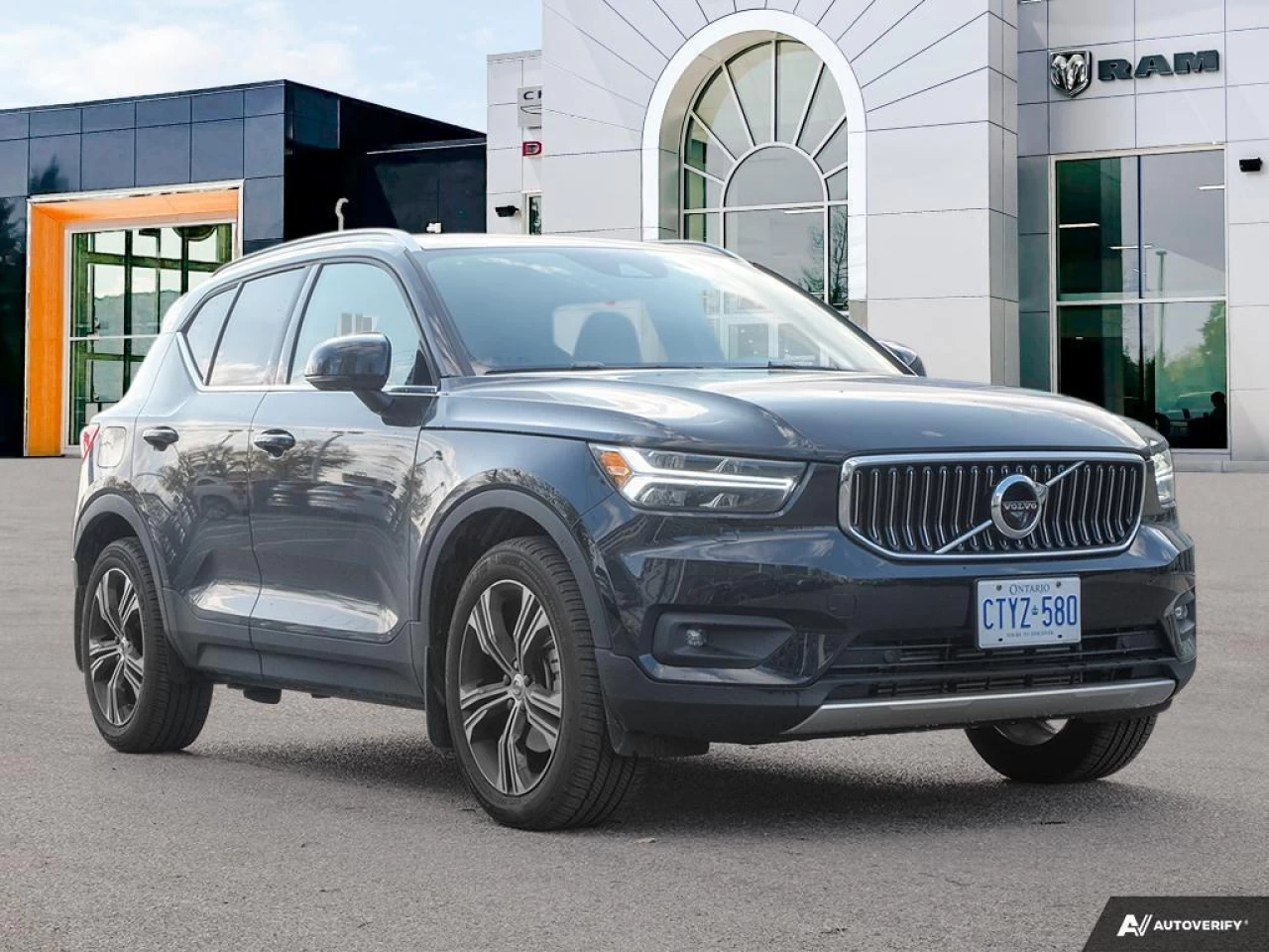 2022 Volvo XC40 T5 Inscription Main Image