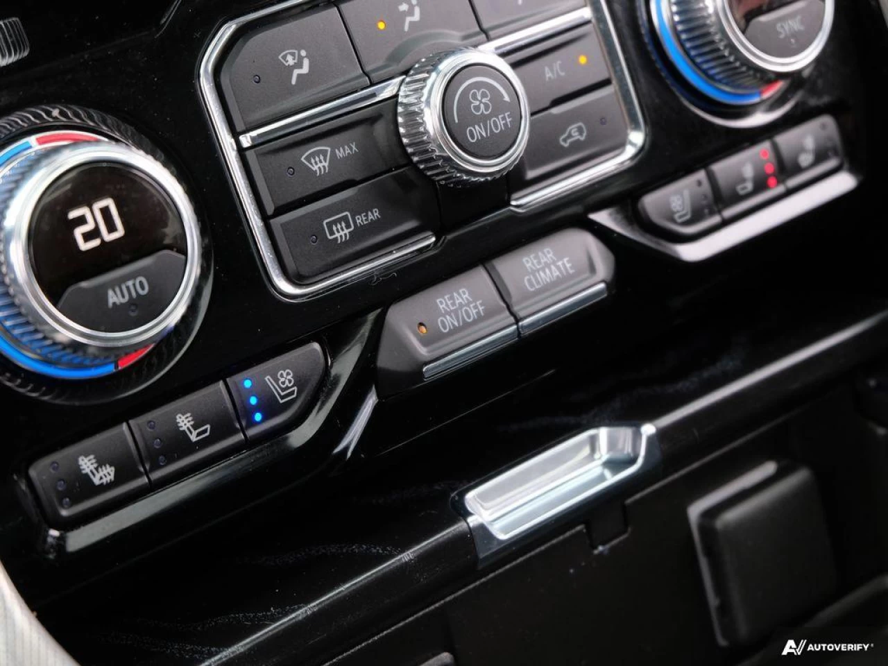 2021 GMC Yukon Denali Main Image