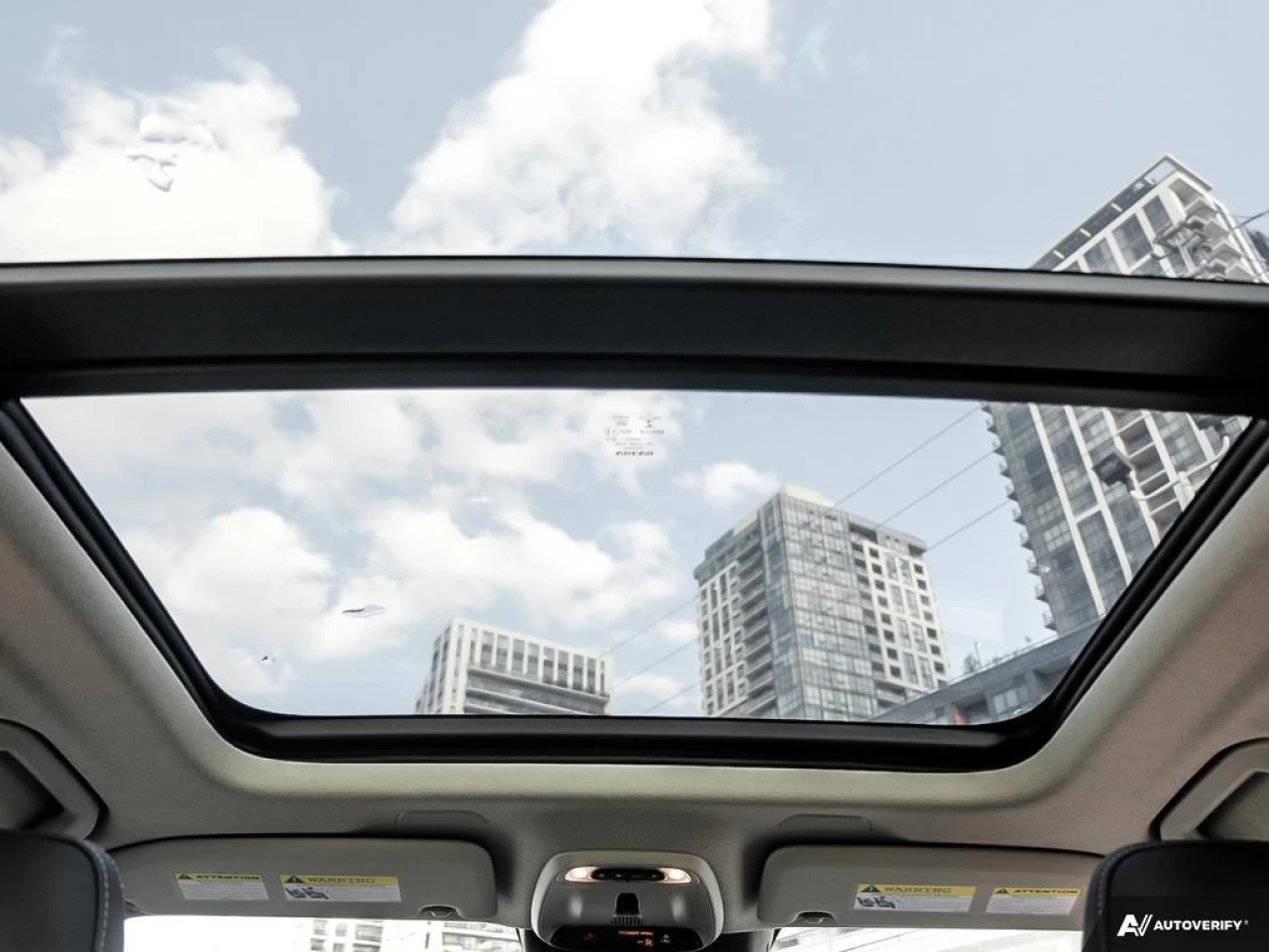 2022 Volvo XC40 T5 Inscription Main Image