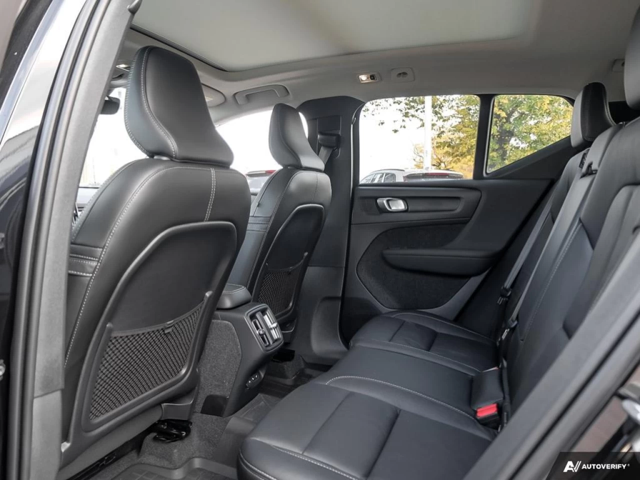 2022 Volvo XC40 T5 Inscription Main Image