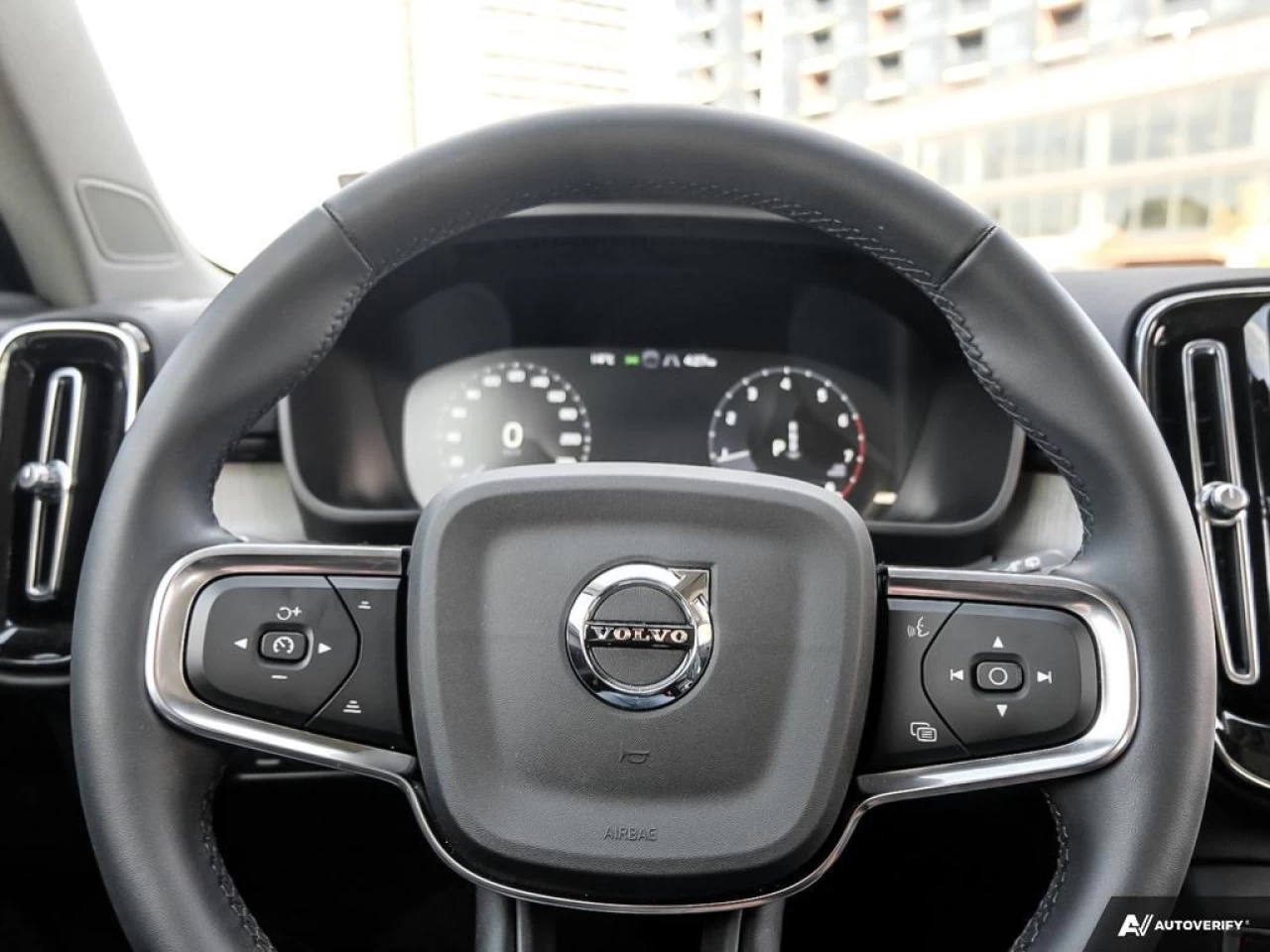 2022 Volvo XC40 T5 Inscription Main Image