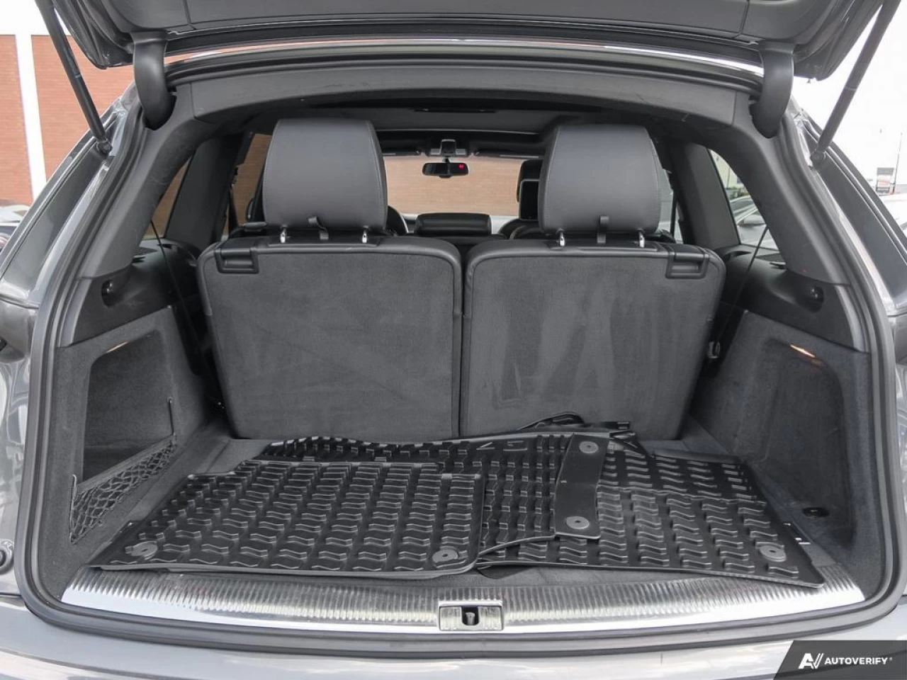 2015 Audi Q7 3.0L TDI Vorsprung Quattro Main Image