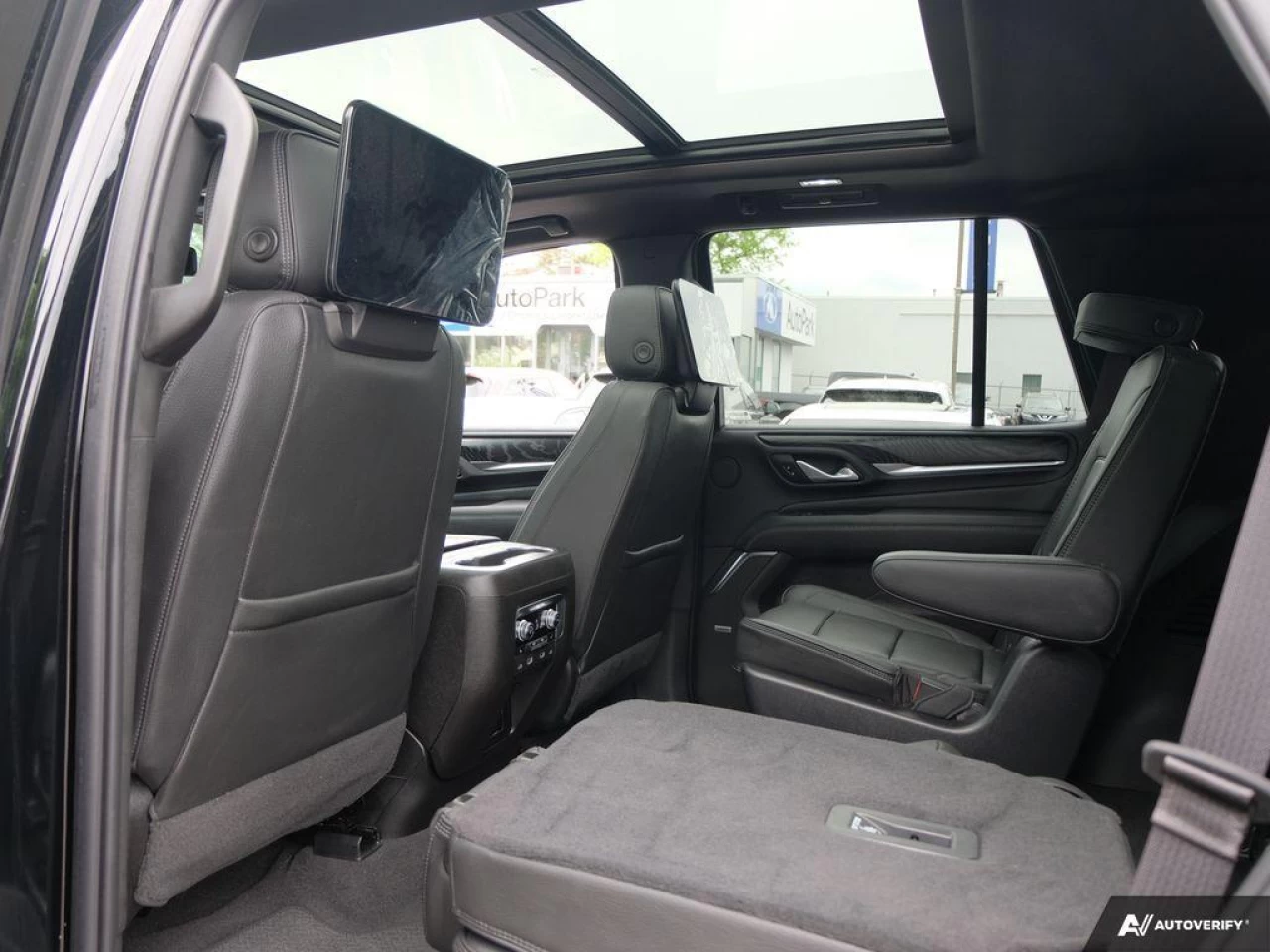 2021 GMC Yukon Denali Main Image