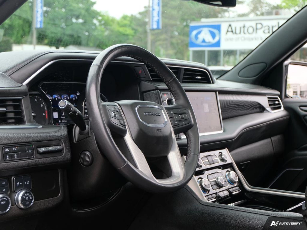 2021 GMC Yukon Denali Main Image