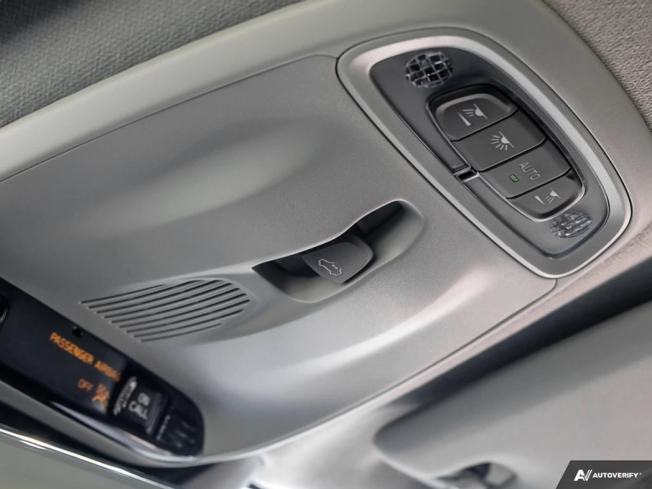 2022 Volvo XC40 T5 Inscription Main Image