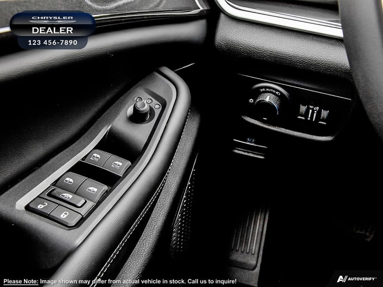 2023 Jeep Grand Cherokee Altitude Main Image