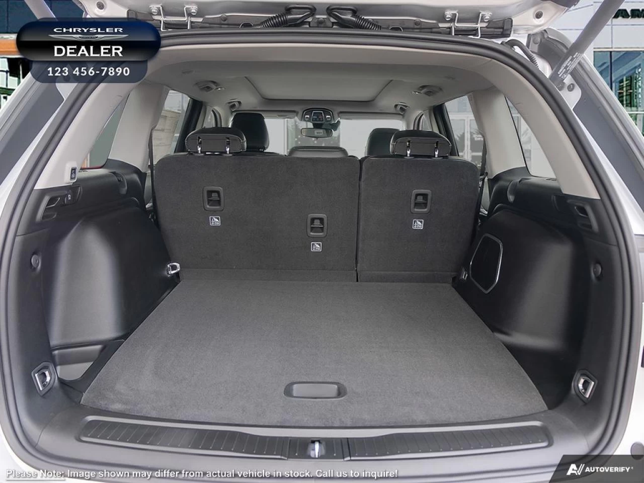 2022 Jeep Grand Cherokee Limited Main Image