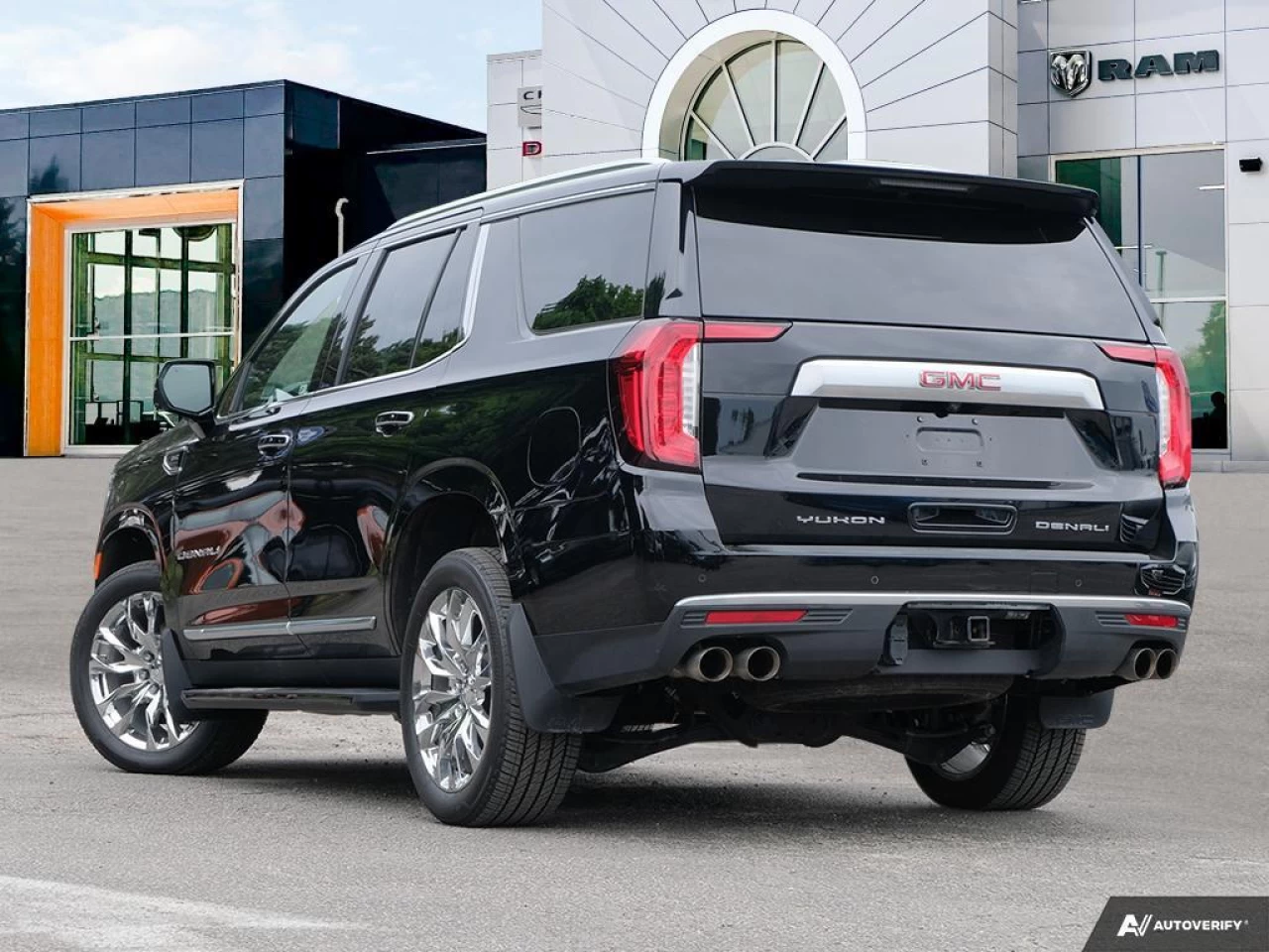 2021 GMC Yukon Denali Main Image