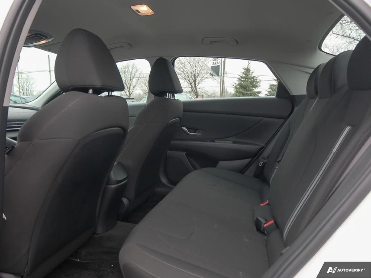 2022 Hyundai Elantra Preferred Main Image