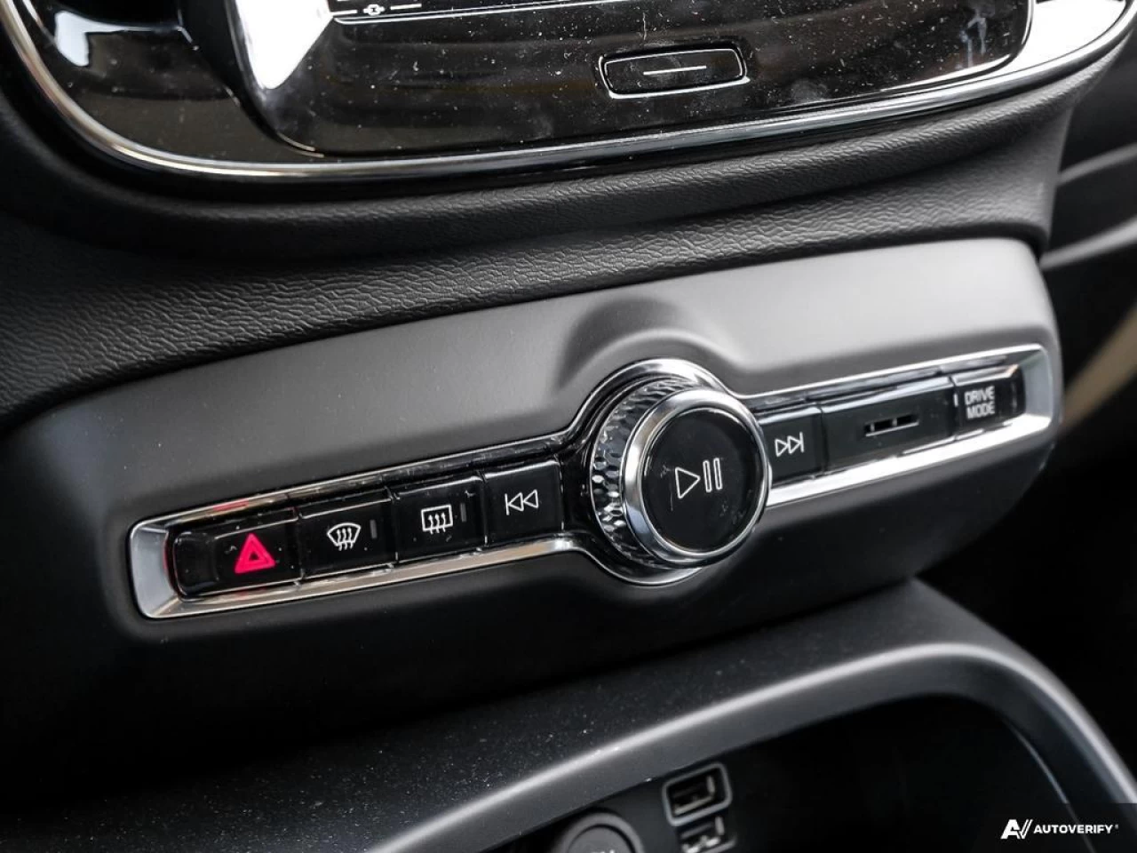 2022 Volvo XC40 T5 Inscription Main Image